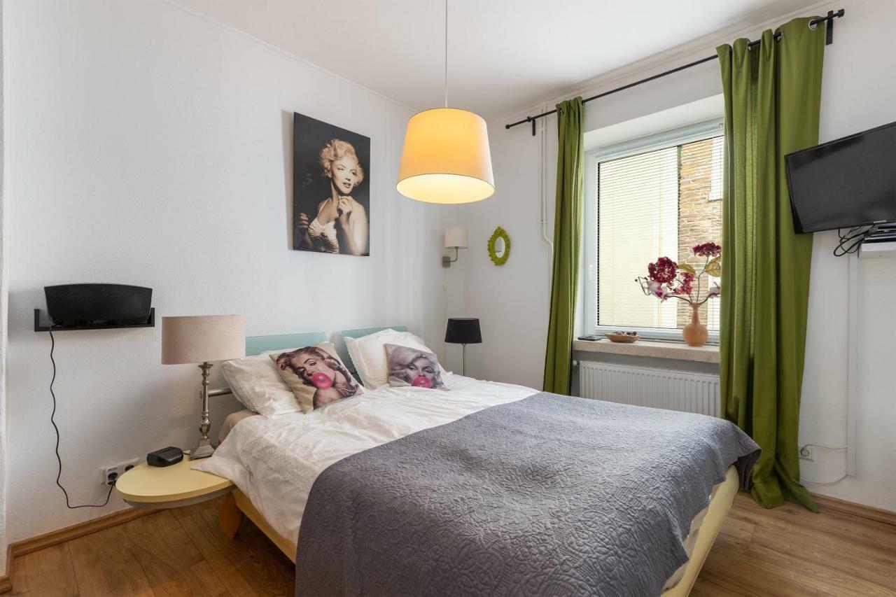 Haus Alte Rebe & Weisse Traube Appartamento Cochem Esterno foto