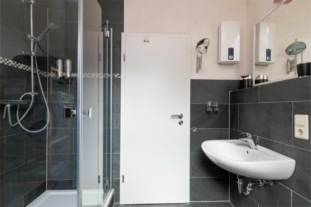 Haus Alte Rebe & Weisse Traube Appartamento Cochem Esterno foto