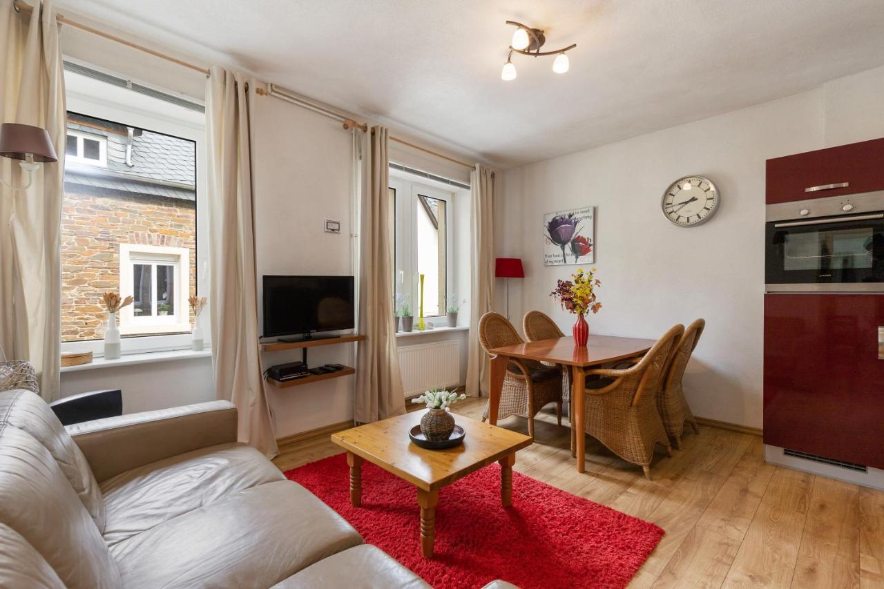 Haus Alte Rebe & Weisse Traube Appartamento Cochem Esterno foto
