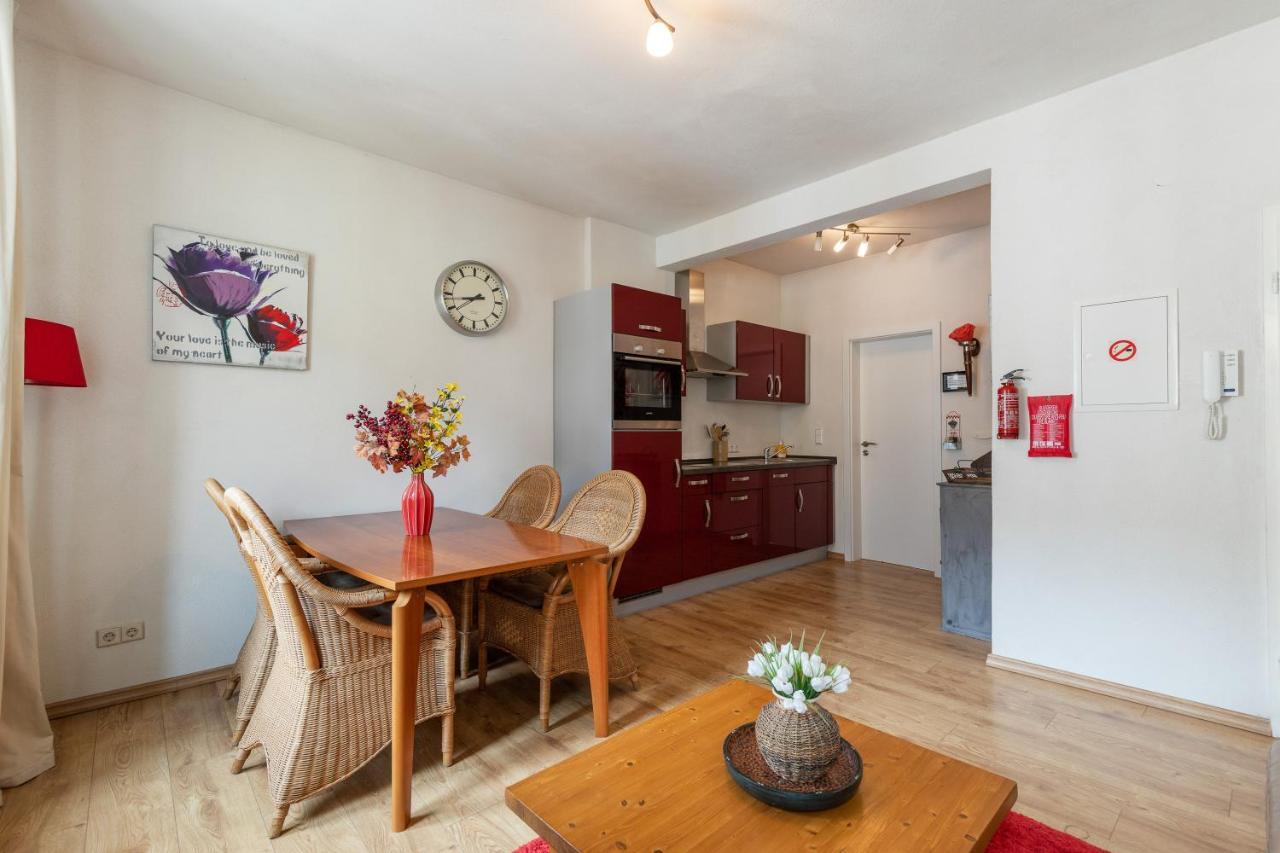Haus Alte Rebe & Weisse Traube Appartamento Cochem Esterno foto